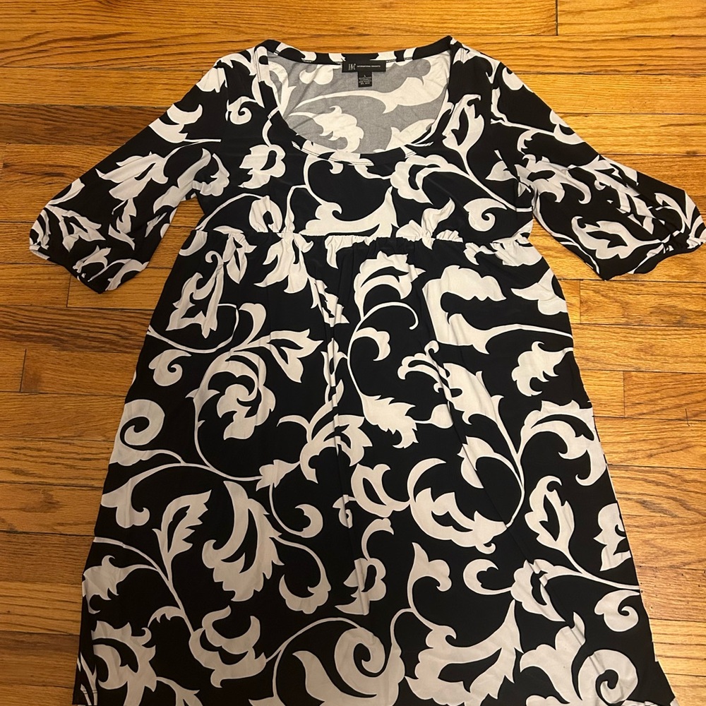Women’s 3/4 sleeve dress